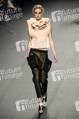 Amaya Arzuaga Fashion Show, Mercedes-Benz Fashion Week Madrid