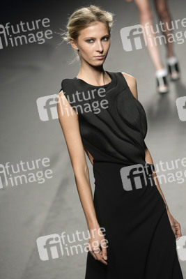 Amaya Arzuaga Fashion Show, Mercedes-Benz Fashion Week Madrid