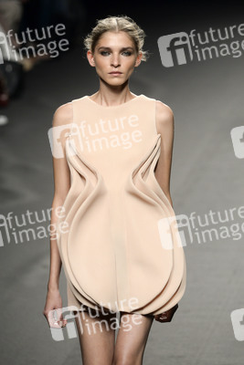 Amaya Arzuaga Fashion Show, Mercedes-Benz Fashion Week Madrid