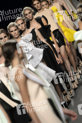 Amaya Arzuaga Fashion Show, Mercedes-Benz Fashion Week Madrid