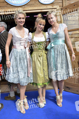 Oktoberfest-Anstich im Fisch Bäda Wiesnstadl in München