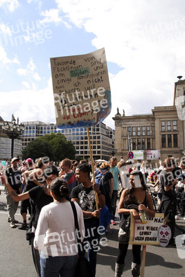 Demo gegen den Marsch für das Leben in Berlin
