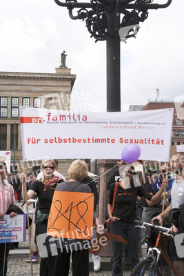 Demo gegen den Marsch für das Leben in Berlin