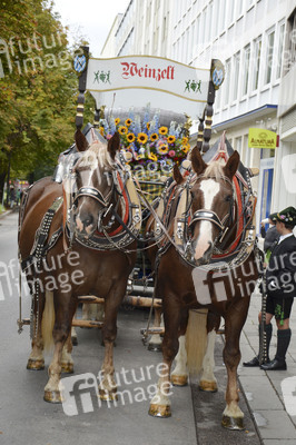Wiesn-Einzug der Festwirte und Brauereien in München