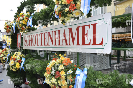 Wiesn-Einzug der Festwirte und Brauereien in München