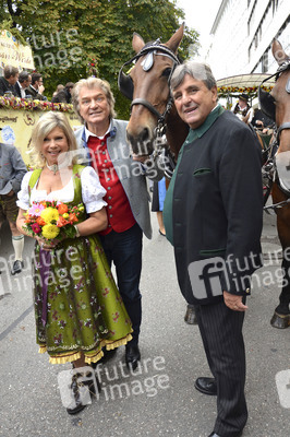 Wiesn-Einzug der Festwirte und Brauereien in München