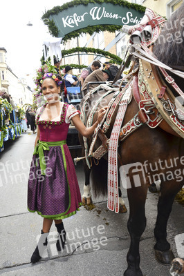 Wiesn-Einzug der Festwirte und Brauereien in München