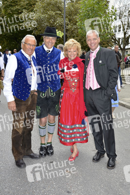 Wiesn-Einzug der Festwirte und Brauereien in München