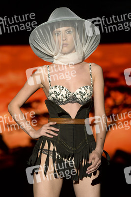 Andres Sarda Fashion Show, Mercedes-Benz Fashion Week Madrid