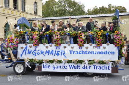 Trachten- und Schützenzug 2015 in München