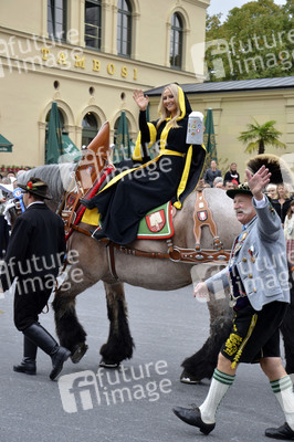 Trachten- und Schützenzug 2015 in München