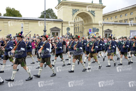 Trachten- und Schützenzug 2015 in München