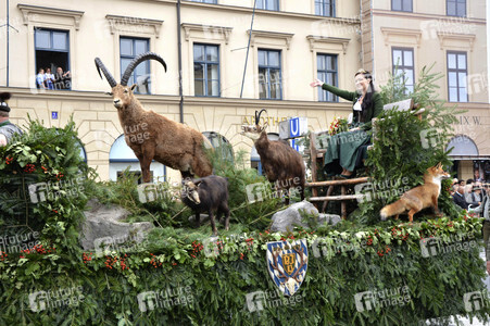 Trachten- und Schützenzug 2015 in München