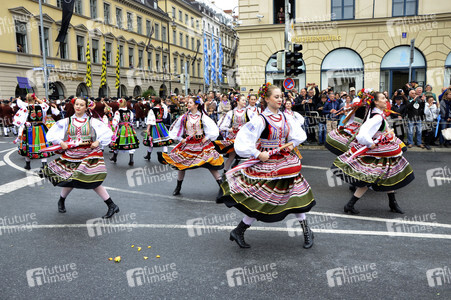 Trachten- und Schützenzug 2015 in München