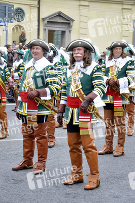 Trachten- und Schützenzug 2015 in München