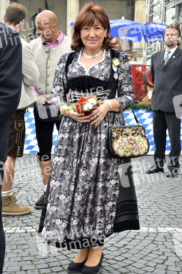 Trachten- und Schützenzug 2015 in München