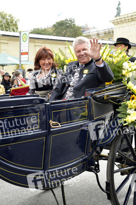 Trachten- und Schützenzug 2015 in München