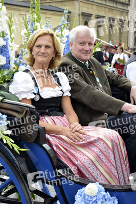Trachten- und Schützenzug 2015 in München