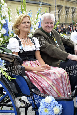 Trachten- und Schützenzug 2015 in München