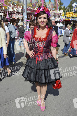 Damen-Wiesn 2015 von Unternehmerin Regine Sixt auf dem Oktoberfest in München
