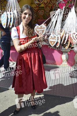 Damen-Wiesn 2015 von Unternehmerin Regine Sixt auf dem Oktoberfest in München