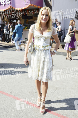 Damen-Wiesn 2015 von Unternehmerin Regine Sixt auf dem Oktoberfest in München