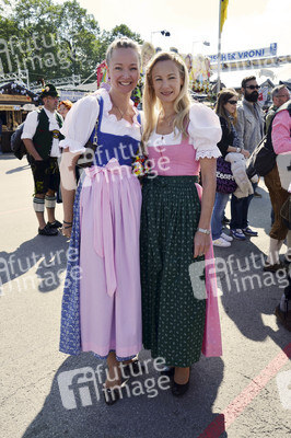 Damen-Wiesn 2015 von Unternehmerin Regine Sixt auf dem Oktoberfest in München