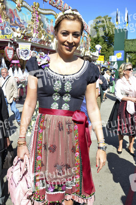 Damen-Wiesn 2015 von Unternehmerin Regine Sixt auf dem Oktoberfest in München