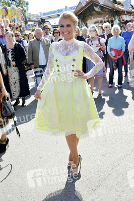 Damen-Wiesn 2015 von Unternehmerin Regine Sixt auf dem Oktoberfest in München