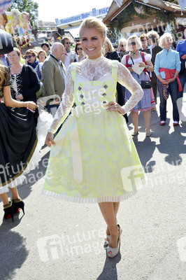Damen-Wiesn 2015 von Unternehmerin Regine Sixt auf dem Oktoberfest in München