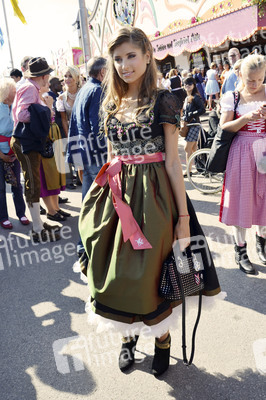 Damen-Wiesn 2015 von Unternehmerin Regine Sixt auf dem Oktoberfest in München