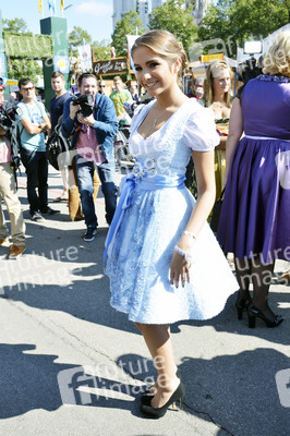 Damen-Wiesn 2015 von Unternehmerin Regine Sixt auf dem Oktoberfest in München