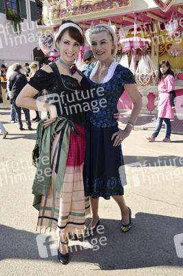 Damen-Wiesn 2015 von Unternehmerin Regine Sixt auf dem Oktoberfest in München