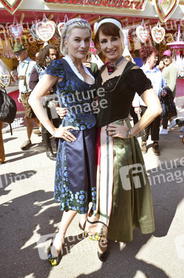 Damen-Wiesn 2015 von Unternehmerin Regine Sixt auf dem Oktoberfest in München
