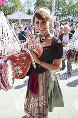 Damen-Wiesn 2015 von Unternehmerin Regine Sixt auf dem Oktoberfest in München