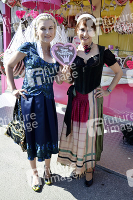 Damen-Wiesn 2015 von Unternehmerin Regine Sixt auf dem Oktoberfest in München