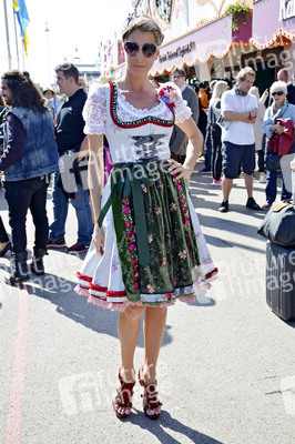 Damen-Wiesn 2015 von Unternehmerin Regine Sixt auf dem Oktoberfest in München