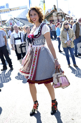 Damen-Wiesn 2015 von Unternehmerin Regine Sixt auf dem Oktoberfest in München