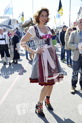 Damen-Wiesn 2015 von Unternehmerin Regine Sixt auf dem Oktoberfest in München