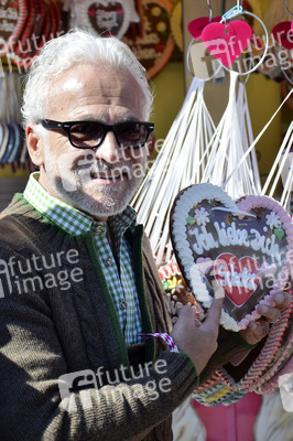 Damen-Wiesn 2015 von Unternehmerin Regine Sixt auf dem Oktoberfest in München