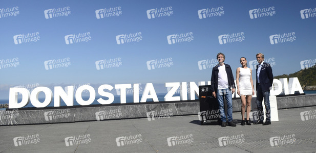 'Eva no duerme' Photocall, San Sebastian Film Festival 2015