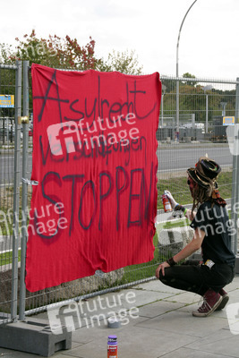 'Refugees Welcome - Solidarität muss praktisch werden!' Demo