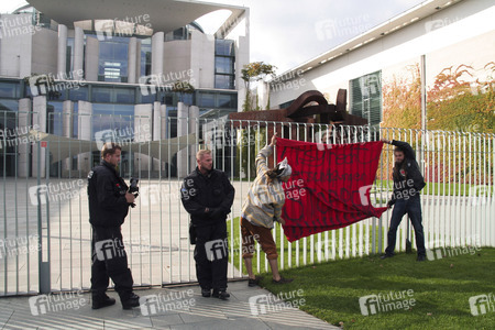 'Refugees Welcome - Solidarität muss praktisch werden!' Demo
