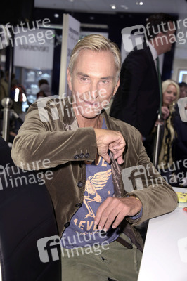 Autogrammstunde mit Wolfgang Joop in Berlin