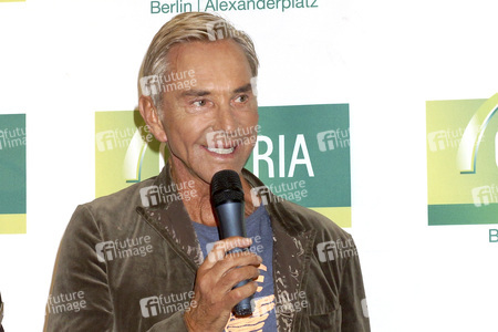 Autogrammstunde mit Wolfgang Joop in Berlin