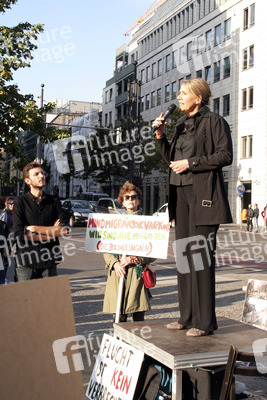 Demo vor der Botschft von Ungarn in Berlin