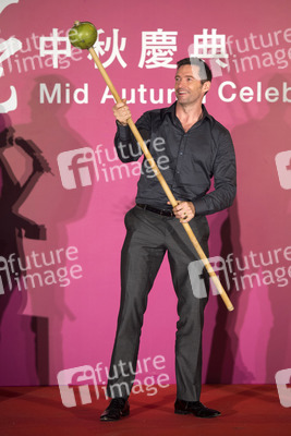Hugh Jackman beim Tai Hang Fire Dragon Dance Festival in Hong Kong