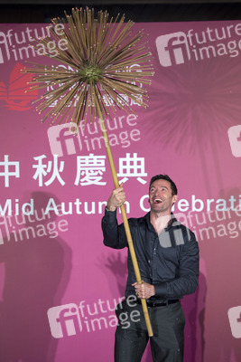 Hugh Jackman beim Tai Hang Fire Dragon Dance Festival in Hong Kong