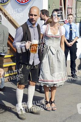 FC Bayern Wiesn-Treff beim Oktoberfest in München