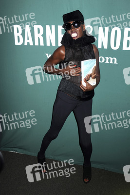 Grace Jones präsentiert ihre Autobiografie in New York